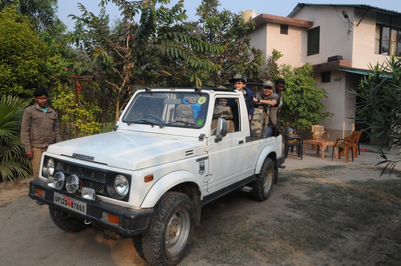 V Resorts Dudhwa Wilderness Camp Lakhimpur Eksteriør billede